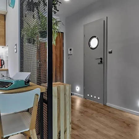 Sherlock فروتسواف