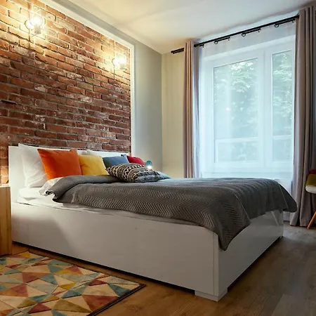 Sherlock فروتسواف